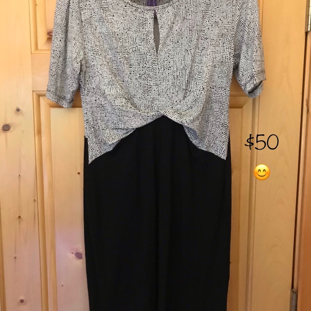 Seraphine maternity dress!